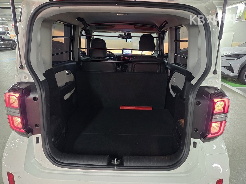 2023 - kia kia