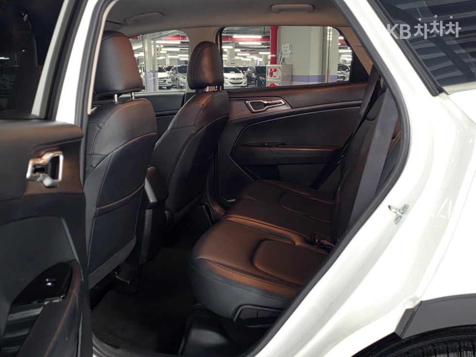 2022 - kia sportage