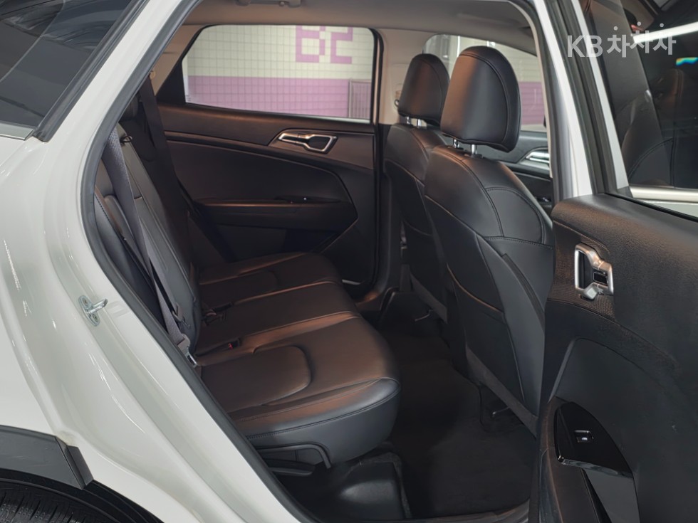 2022 - kia sportage