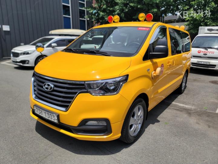 Hyundai Starex LPi 어린이버스 15인승 — foto 1