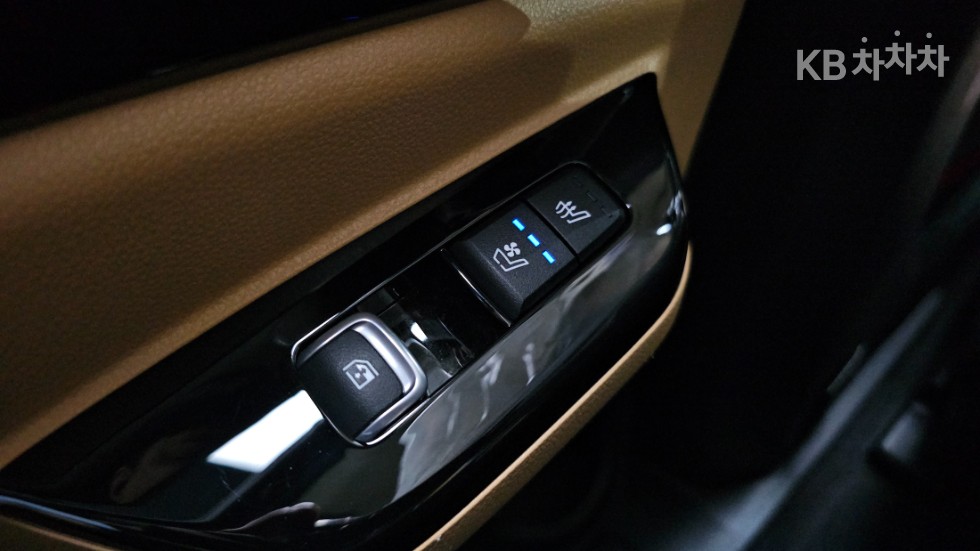 2021 - kia carnival