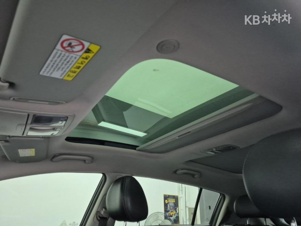 2012 - kia sportage