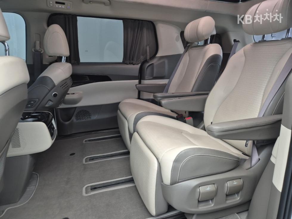 2025 - kia carnival