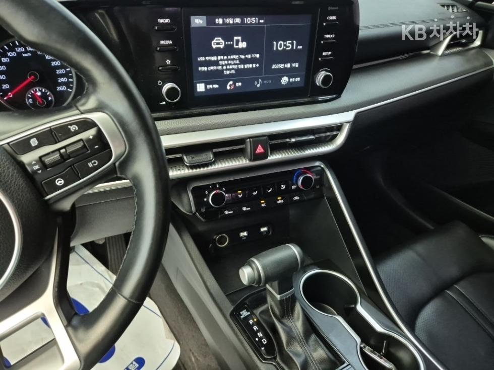2020 - kia k5
