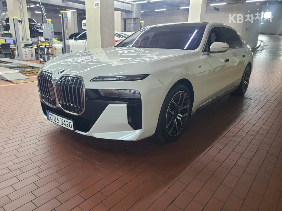 BMW 7er — miniaturë 2