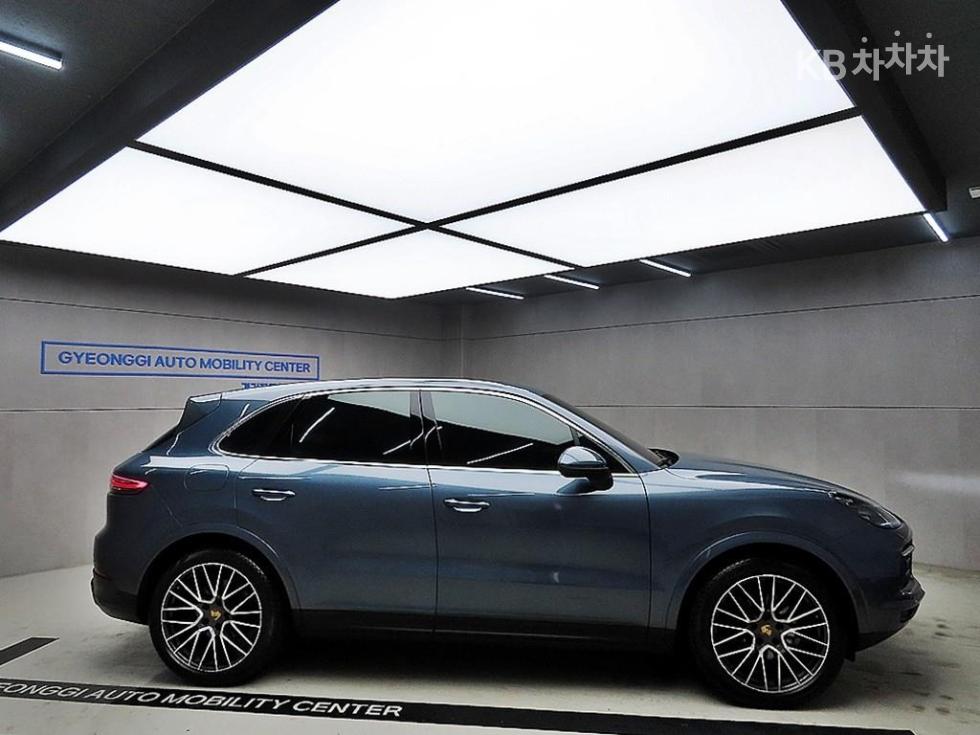 2019 Porsche (9Y0) photo