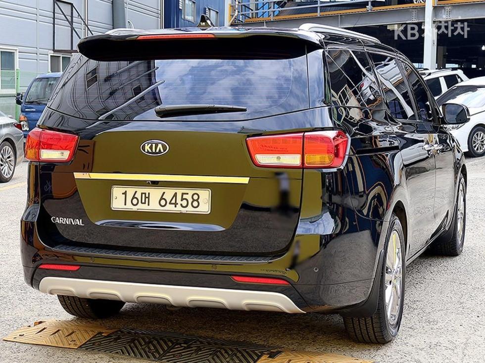 2017 - kia carnival