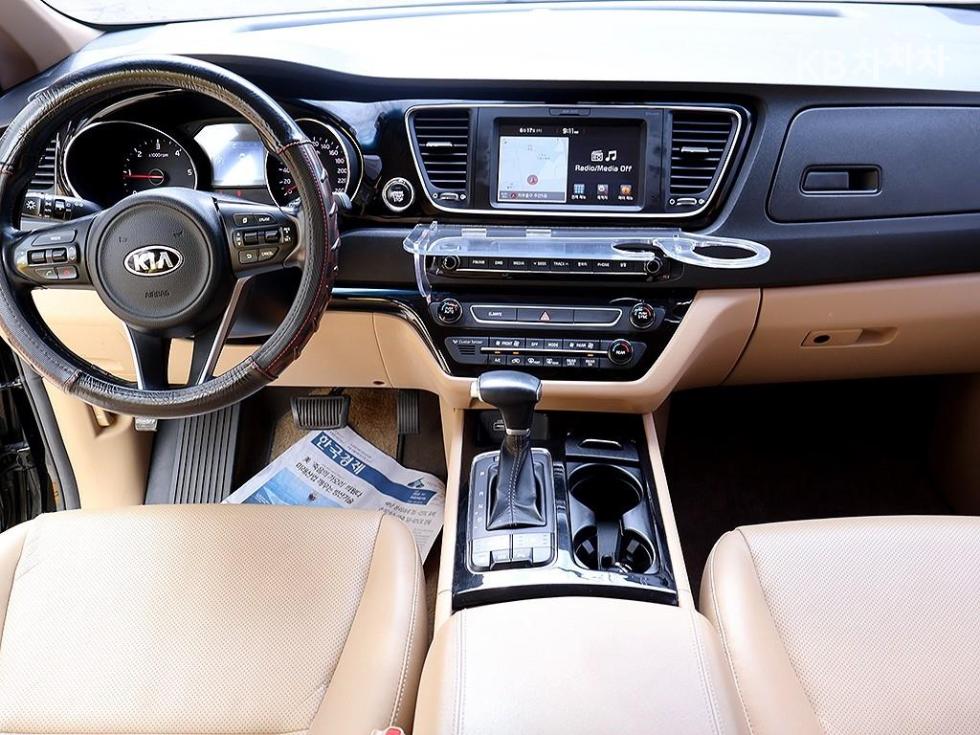2017 - kia carnival