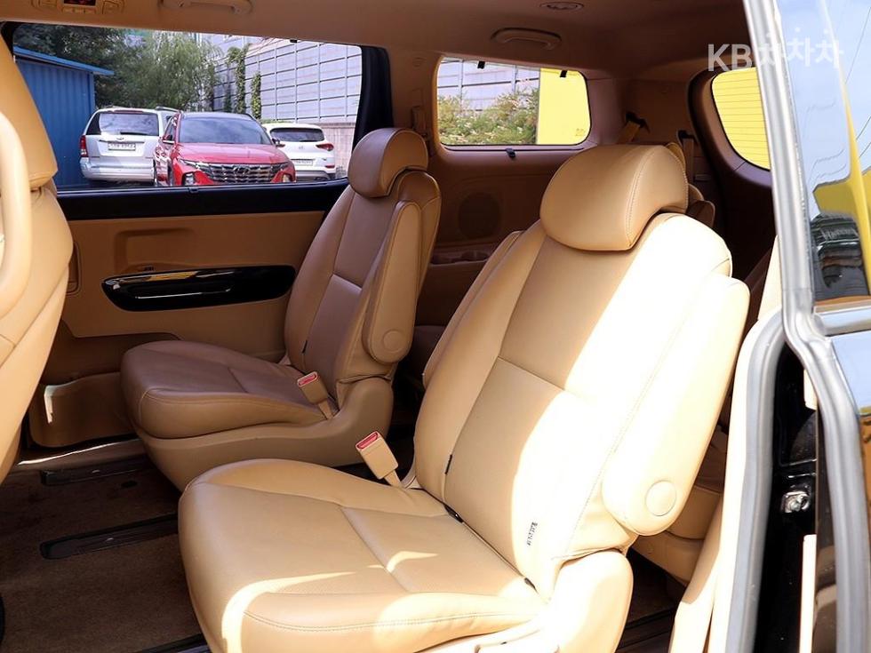 2017 - kia carnival