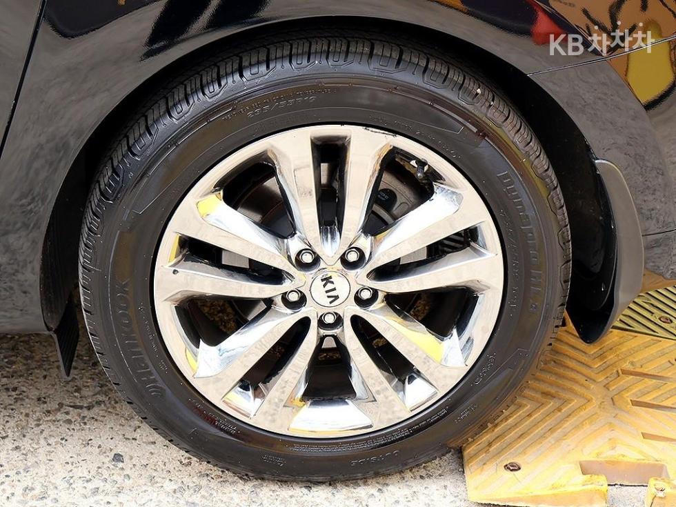 2017 - kia carnival