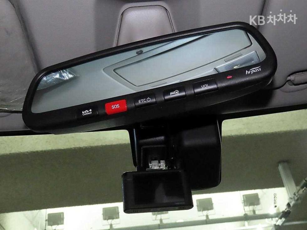 2023 - kia kia