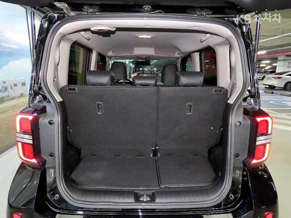 2023 - kia kia