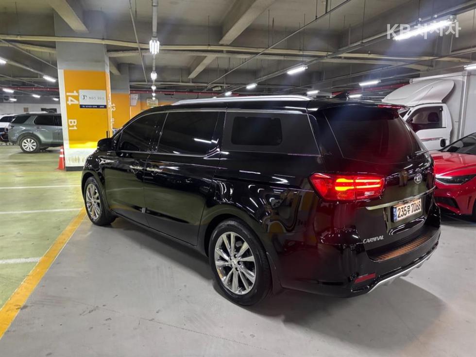 2020 - kia carnival