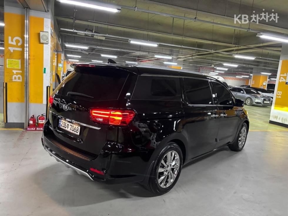 2020 - kia carnival