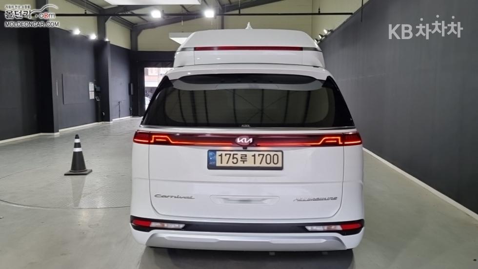2021 - kia carnival