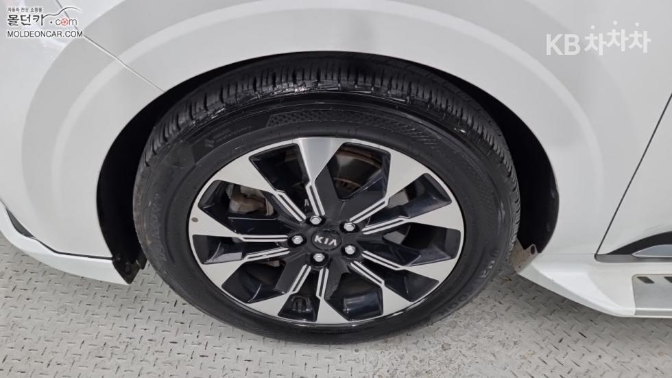 2021 - kia carnival