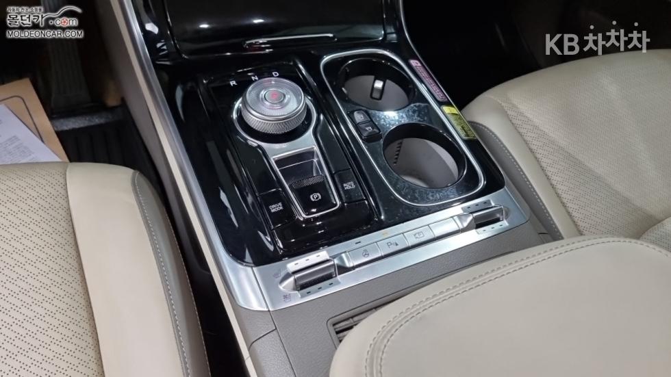2021 - kia carnival