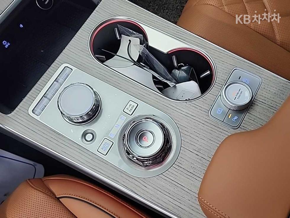 2023 Genesis GV80 photo