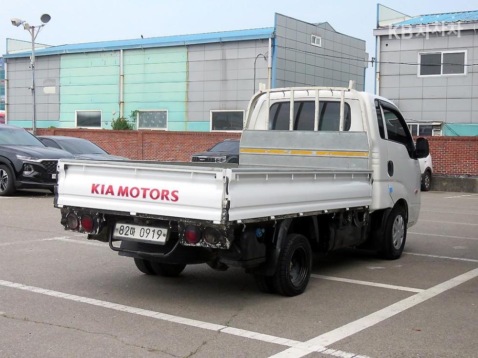 2020 - kia bongo iii