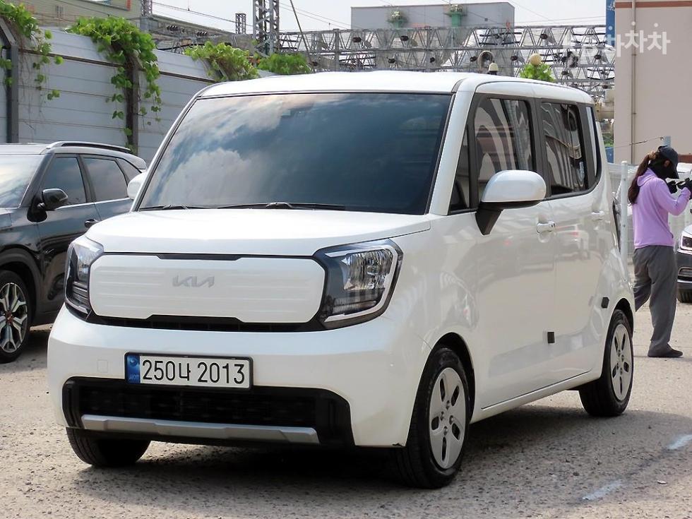 2023 - kia kia