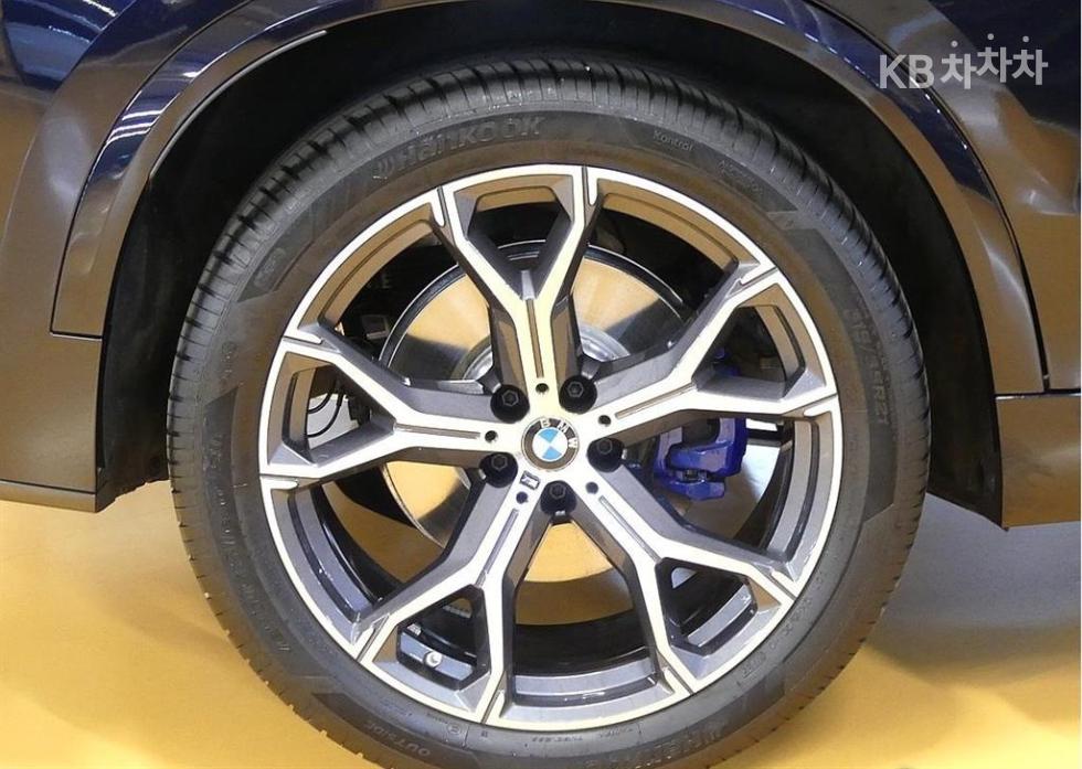 BMW X5 — miniaturë 9
