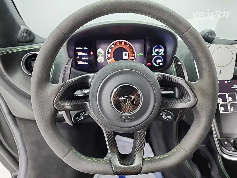 2016 McLaren 570S photo