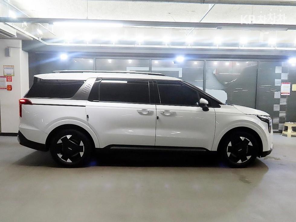 2025 - kia carnival