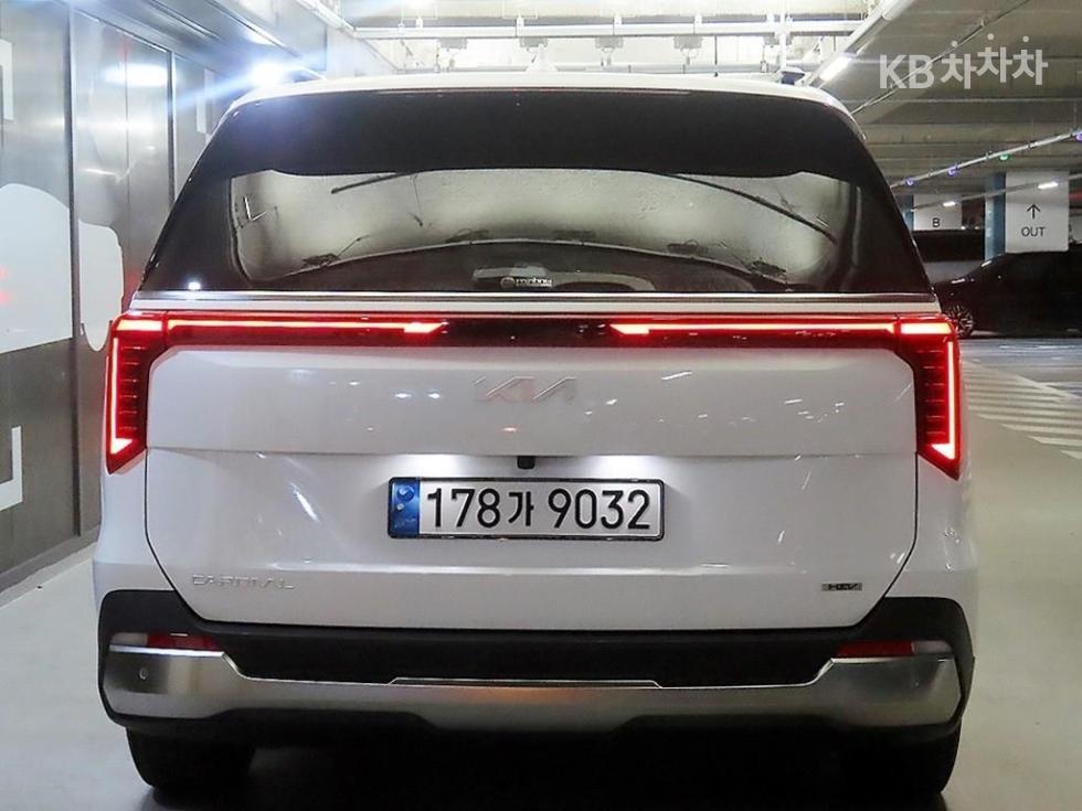 2025 - kia carnival