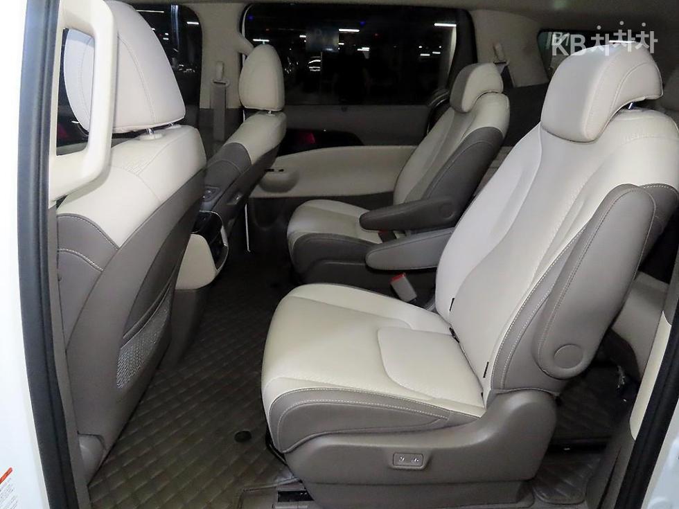 2025 - kia carnival
