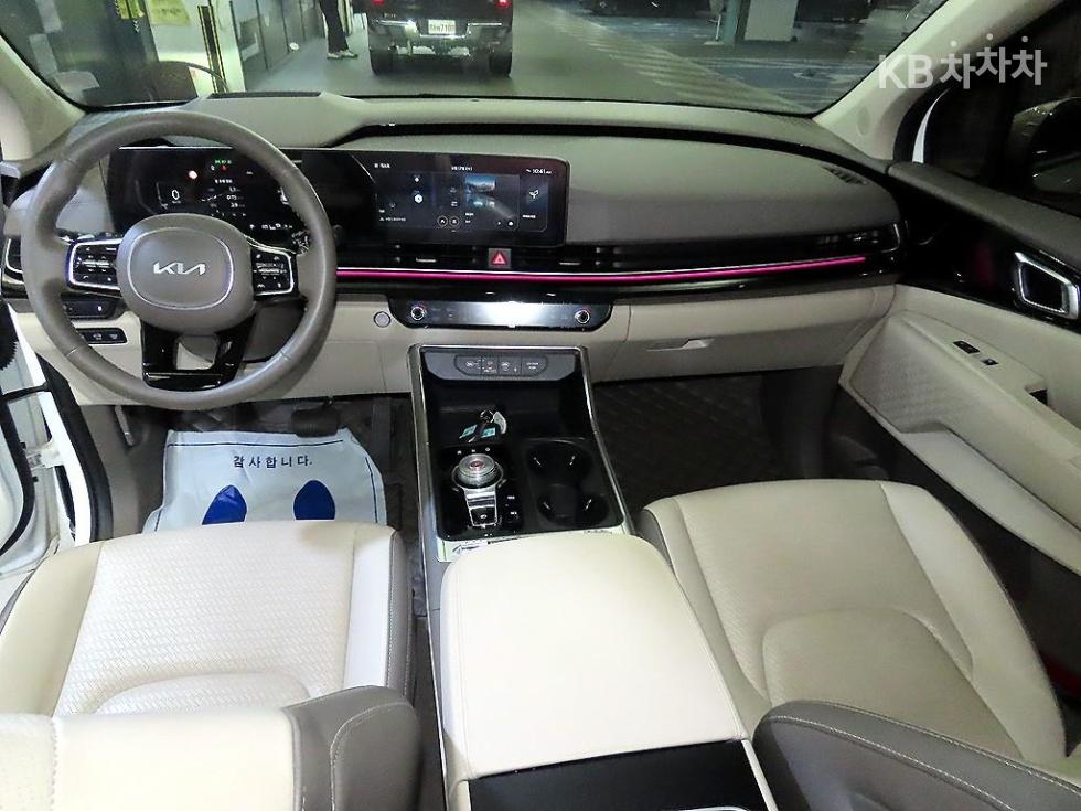 2025 - kia carnival