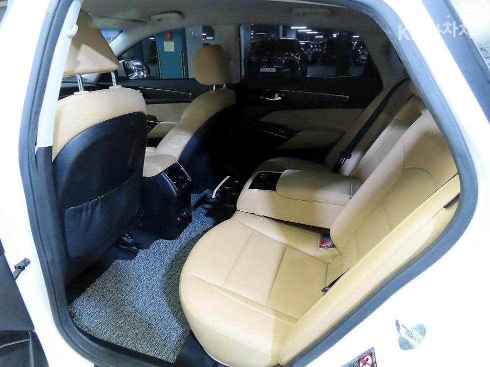 2021 - kia k7