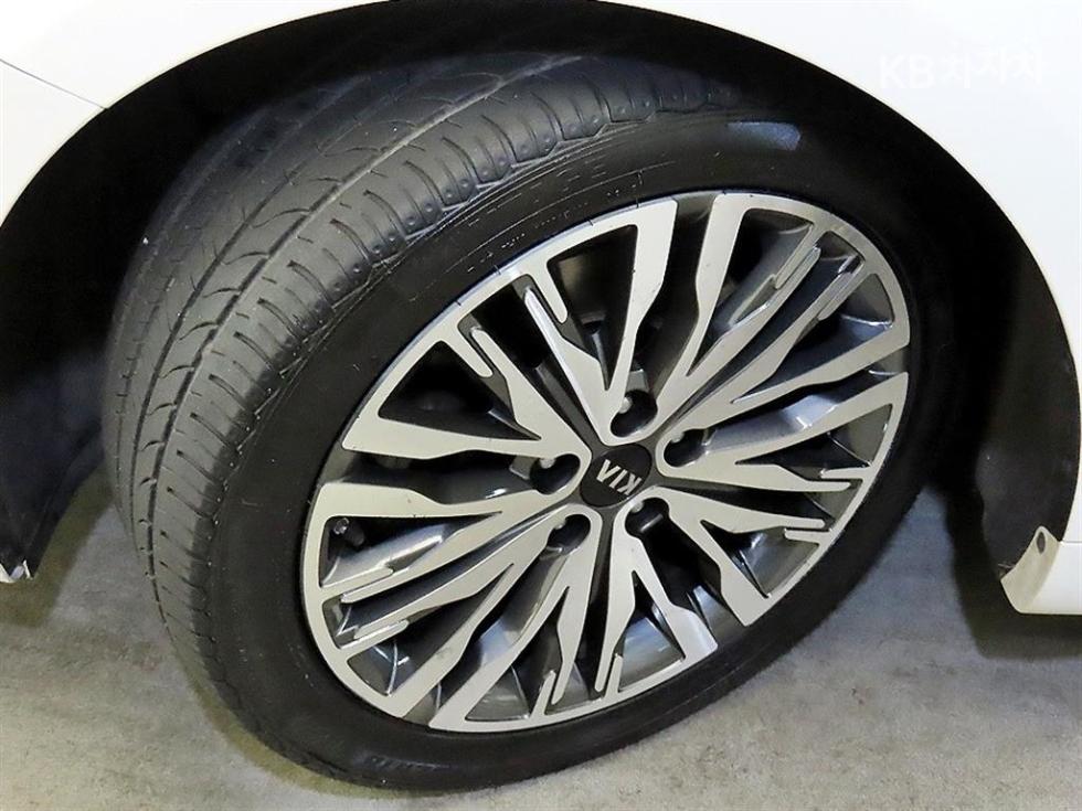 2021 - kia k7