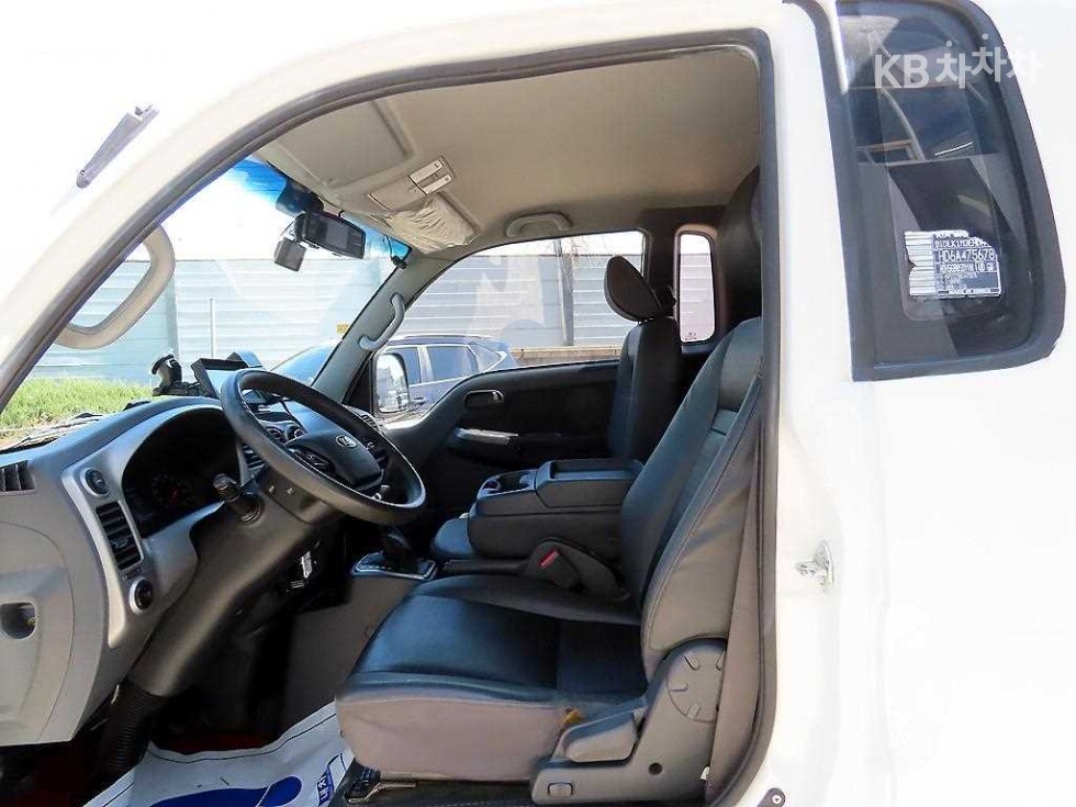 2020 - kia bongo iii