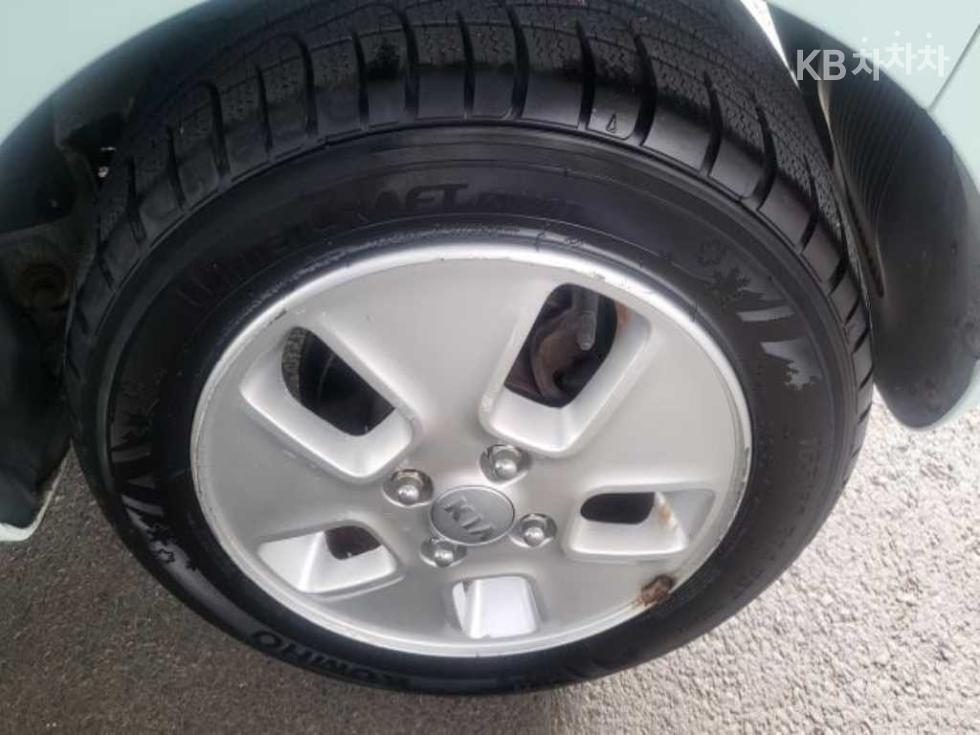 2012 - kia ray