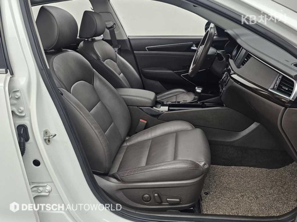 2019 - kia k7