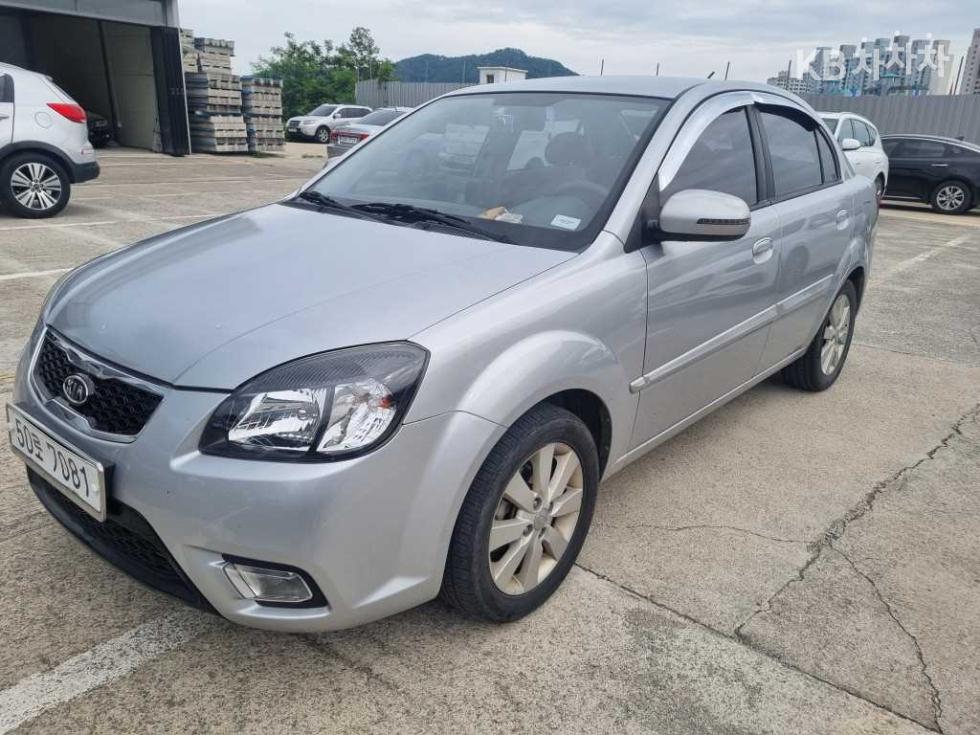 2011 kia pride