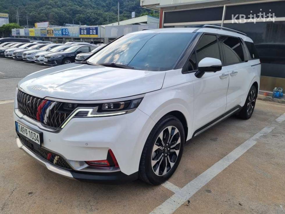2022 - kia carnival