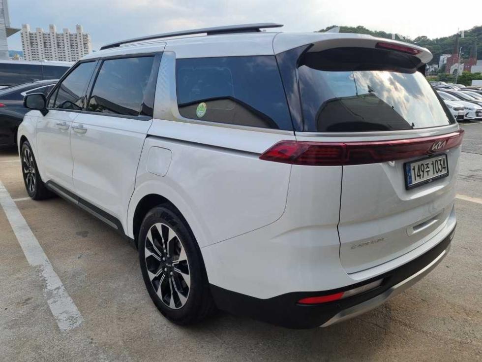 2022 - kia carnival