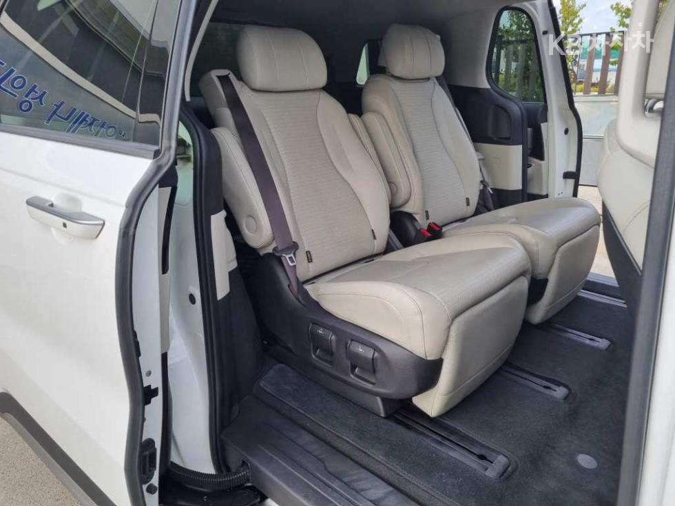 2022 - kia carnival