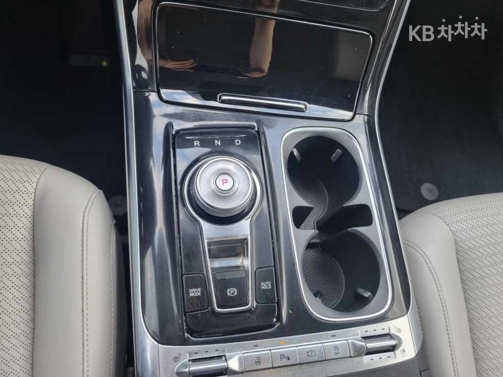 2022 - kia carnival