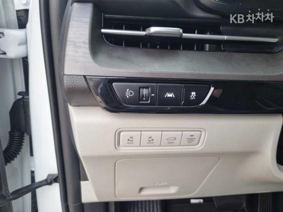 2022 - kia carnival