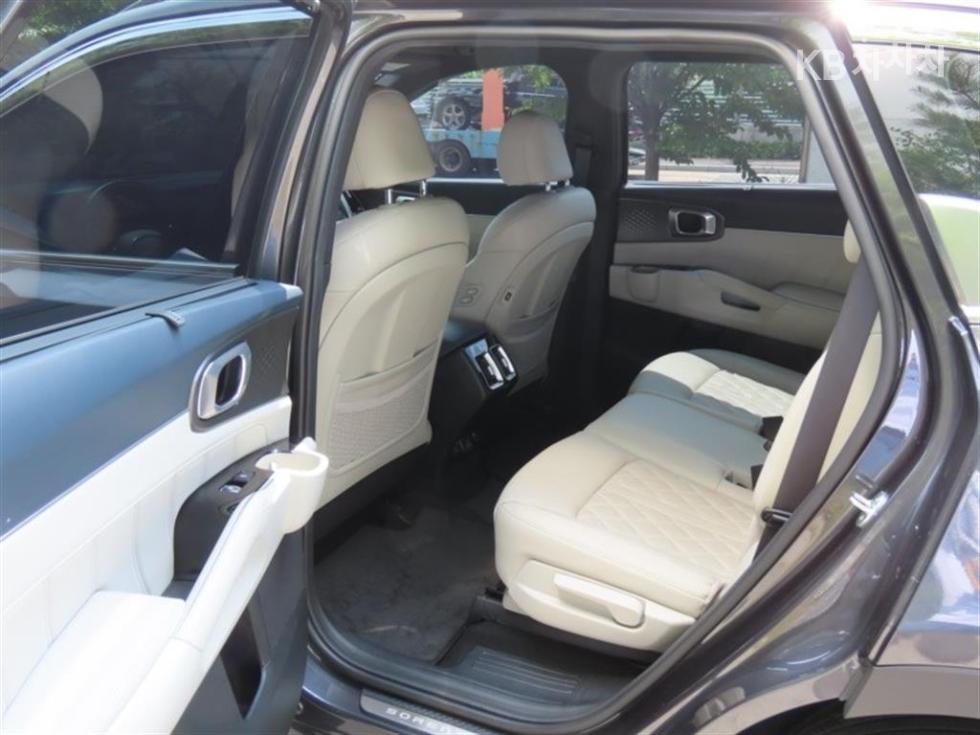 2023 - kia sorento