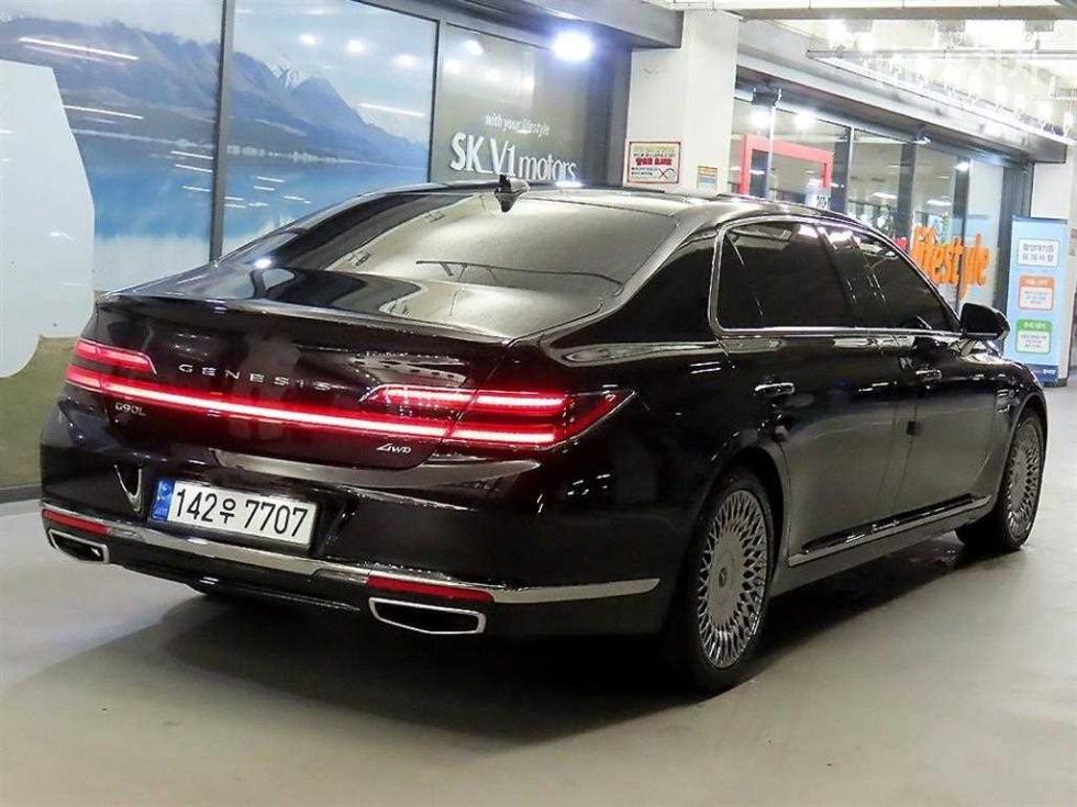 2021 Genesis G90 photo