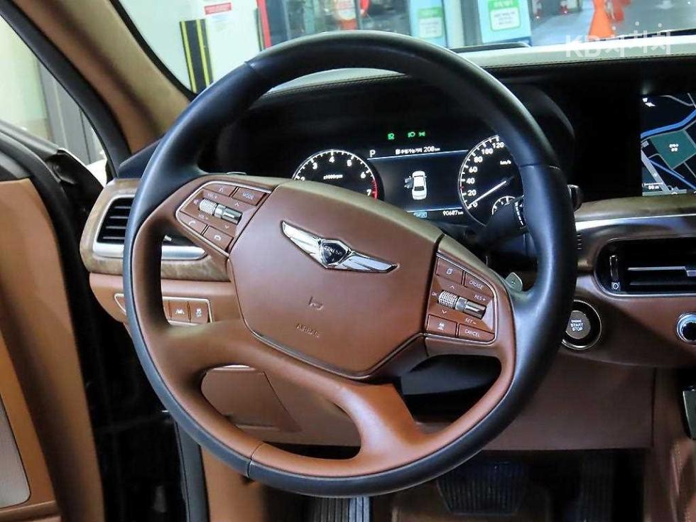 2021 Genesis G90 photo