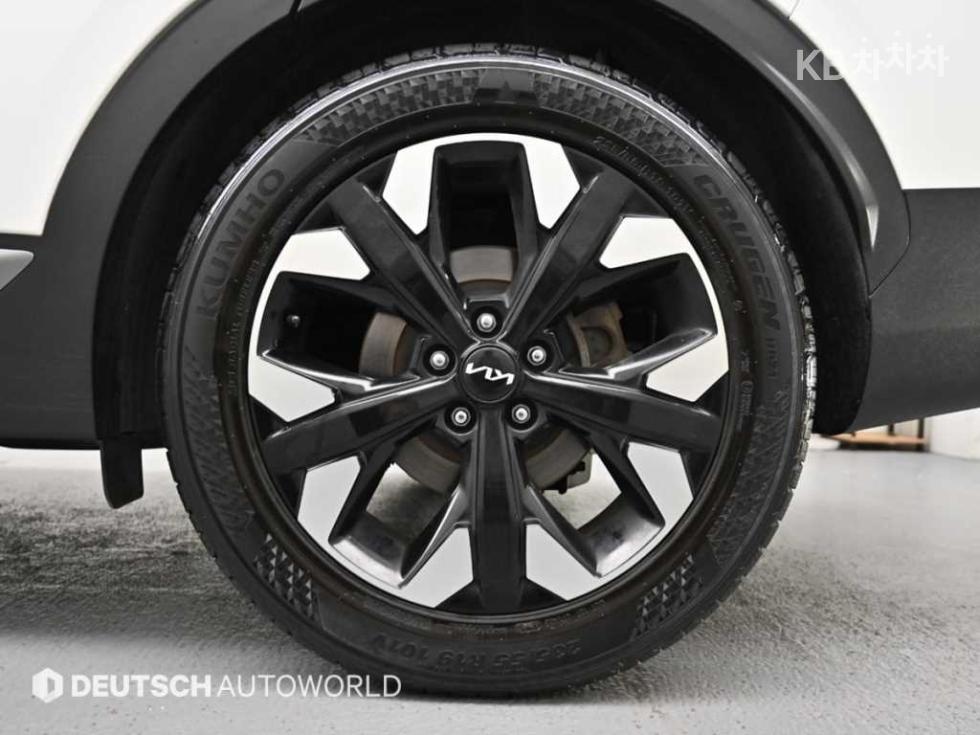 2022 - kia sportage