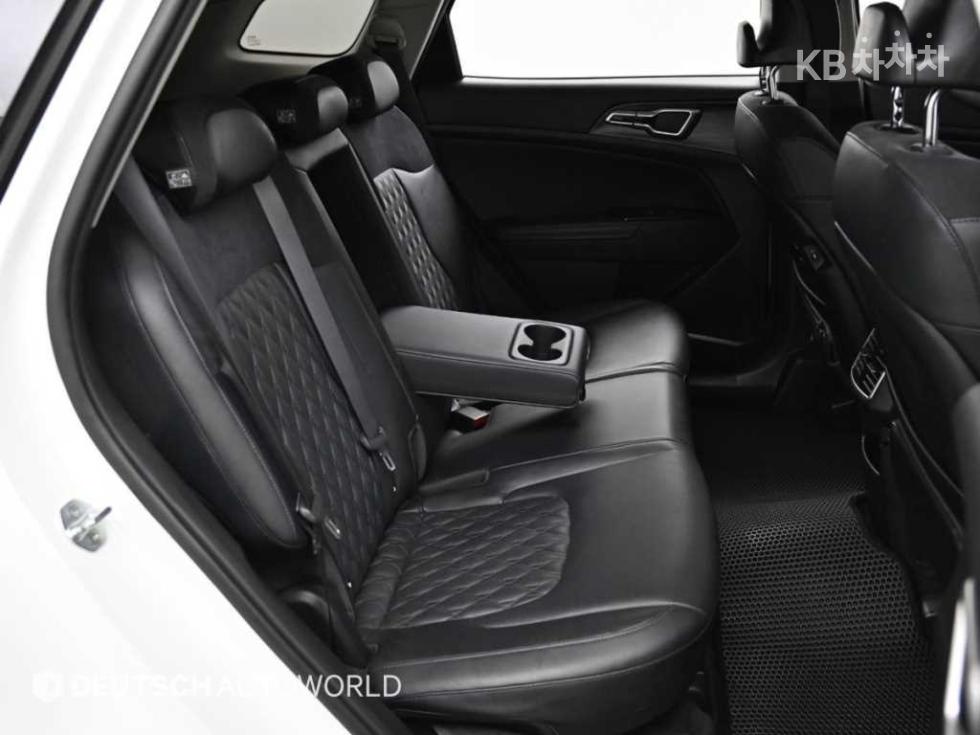 2022 - kia sportage