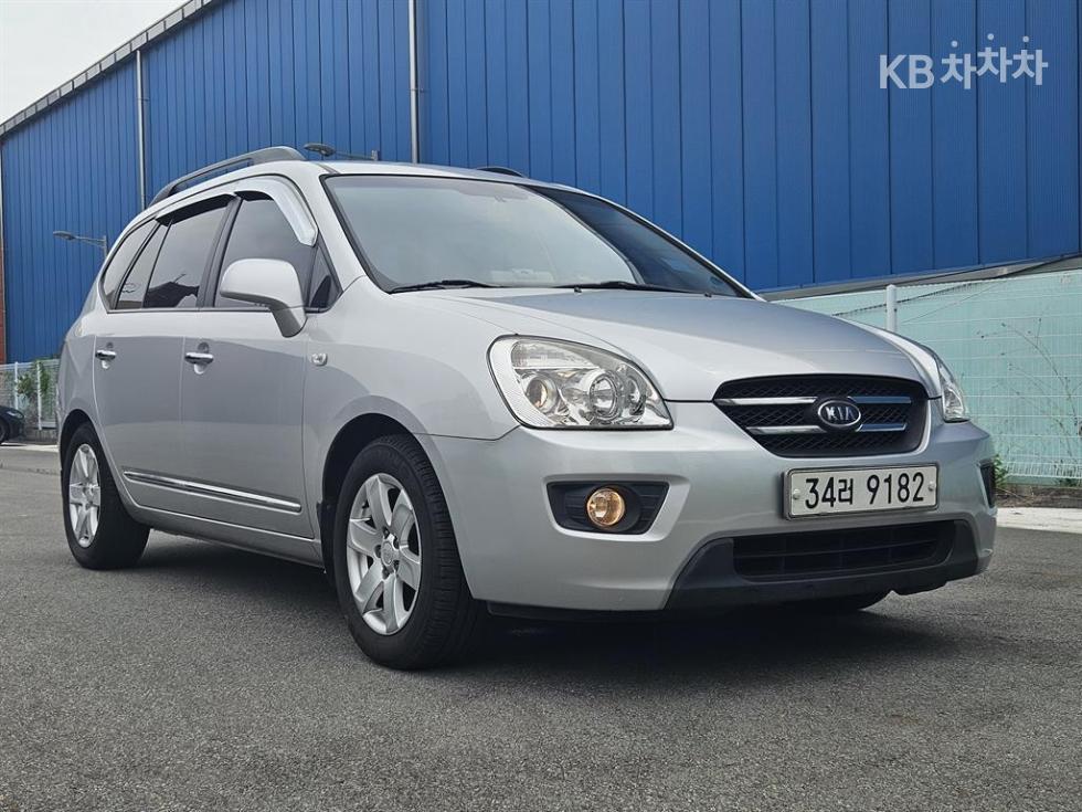 Kia Carens — miniaturë 3