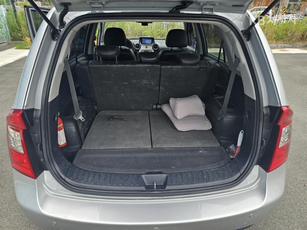 Kia Carens — miniaturë 5