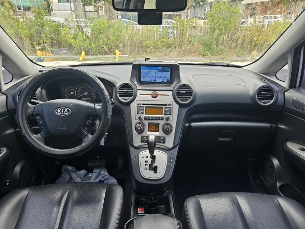 Kia Carens — miniaturë 6
