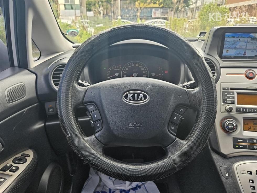 Kia Carens — miniaturë 8